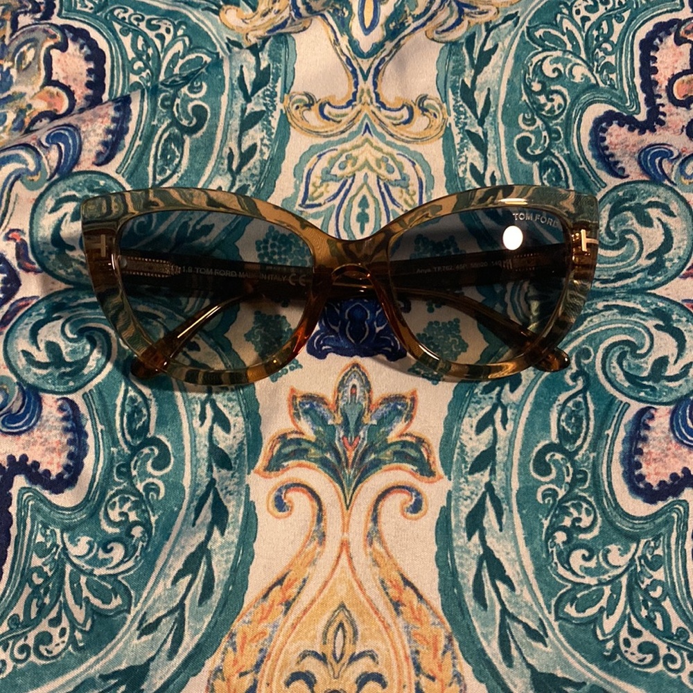 Tom Ford Sunglasses - Picture 2 of 6